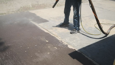 Sandblasting paint off concrete driveway 01 SML